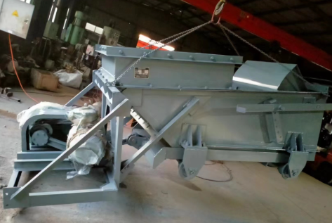 往复式给煤机车间生产现场