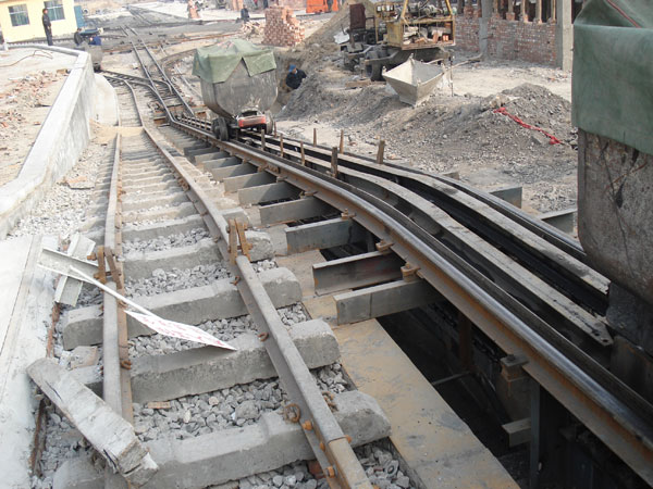 液压链式爬车机